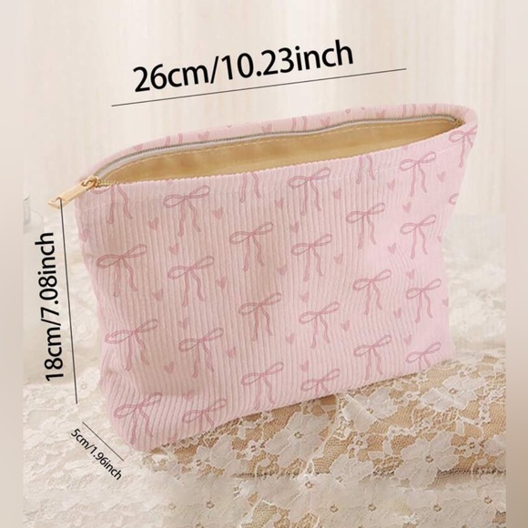 Brand New Pouches
Pink with pink bows
White with pink bows
All pink - Picture 2 of 2